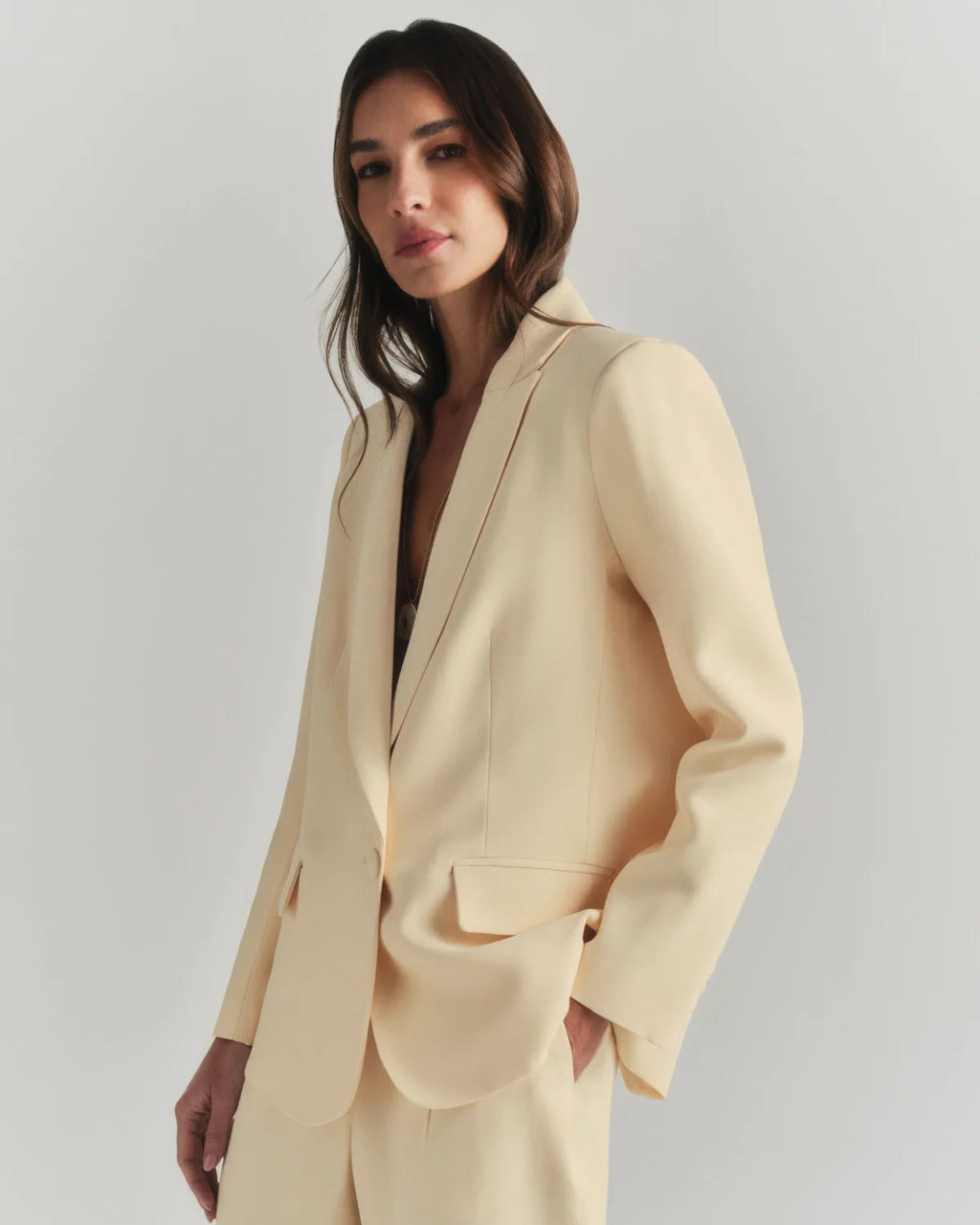 Blazer Alfaiataria Crepe Patou Bege Vanilla CAMYS