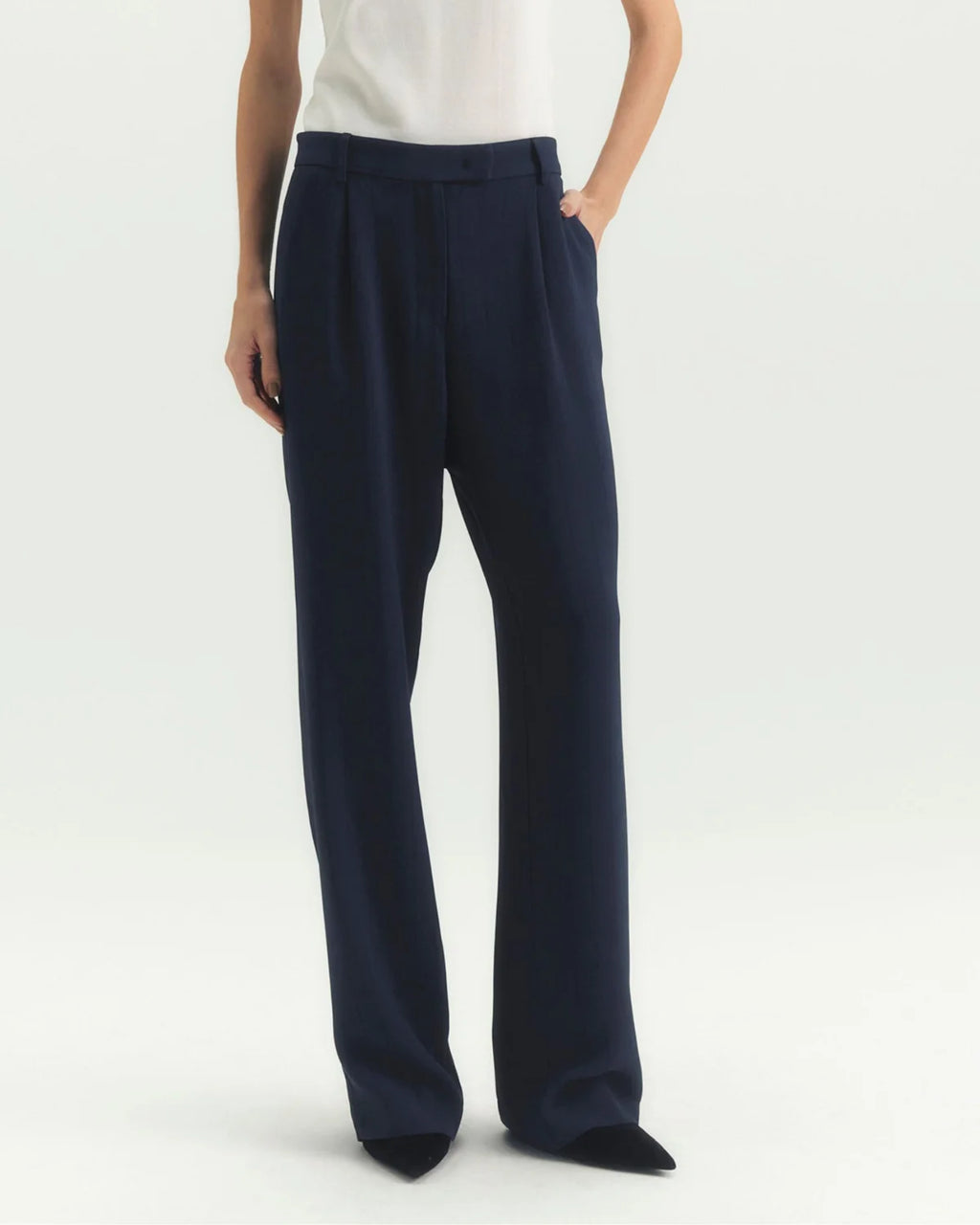 Calça Alfaiataria Crepe Patou Risca Giz Dark Night CAMYS