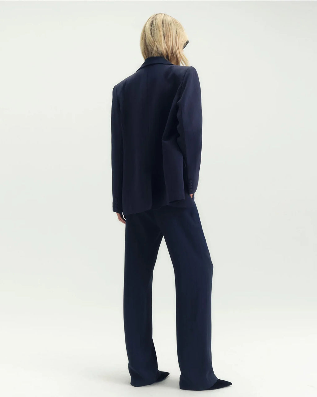 Calça Alfaiataria Crepe Patou Risca Giz Dark Night CAMYS