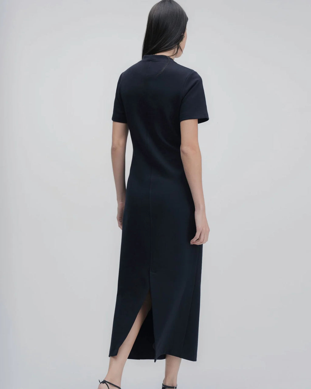 Vestido Midi Flow Preto CAMYS