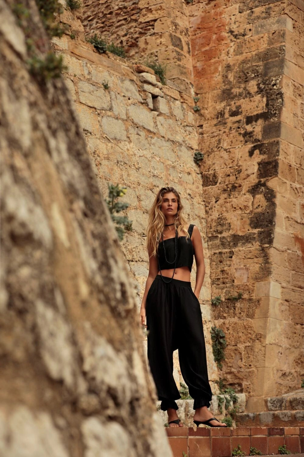 Cropped Hera Black GAPAZ