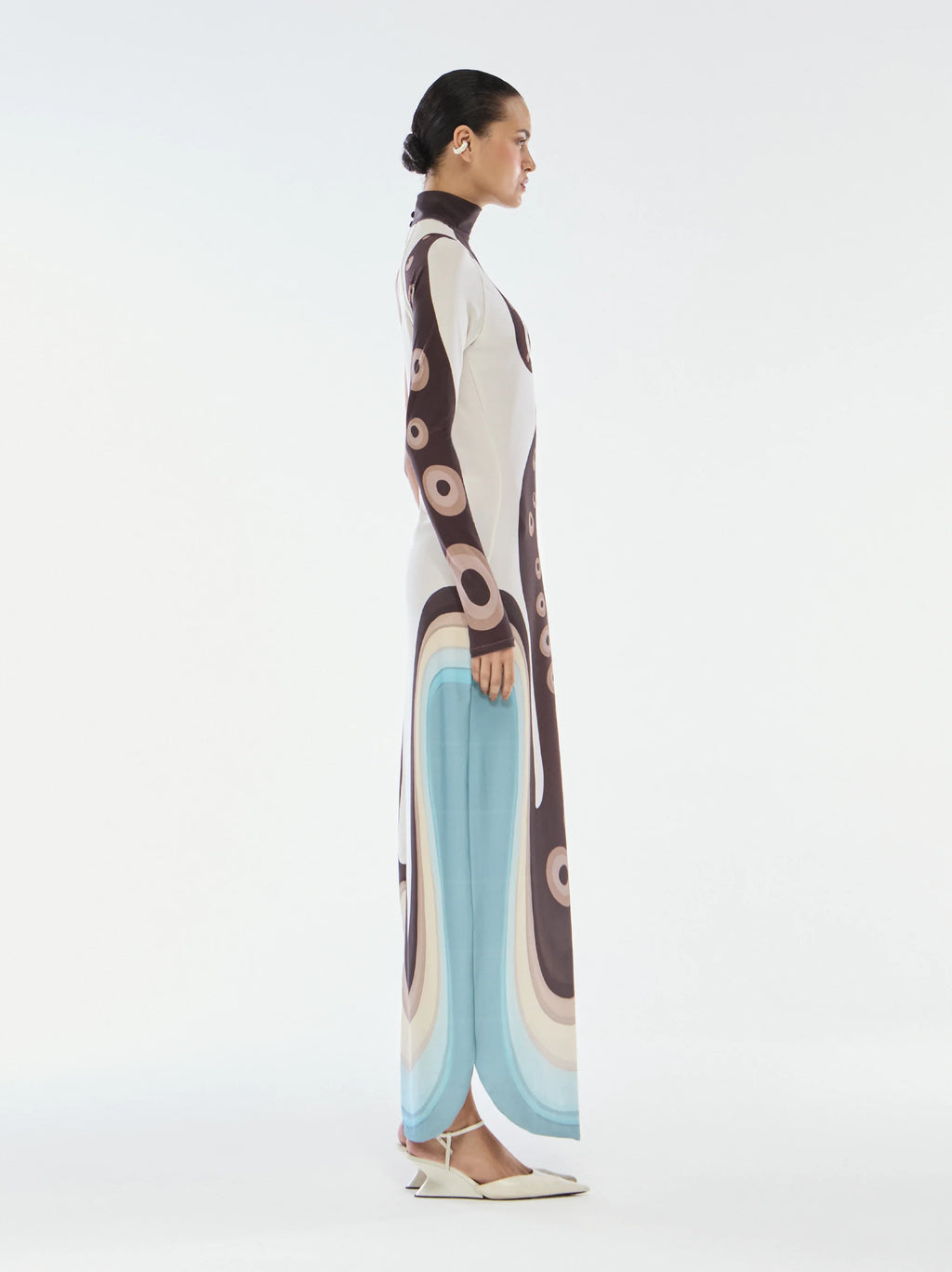 VESTIDO GOLA ALTA ASSIMÉTRICO TENTÁCULOS YUKIO
