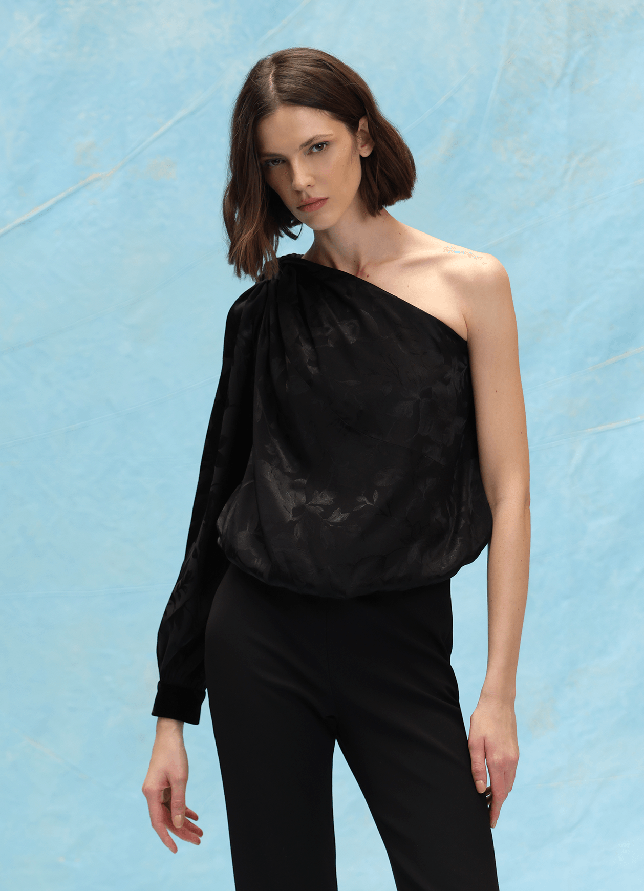 Blusa Isis Preto Carol Bassi