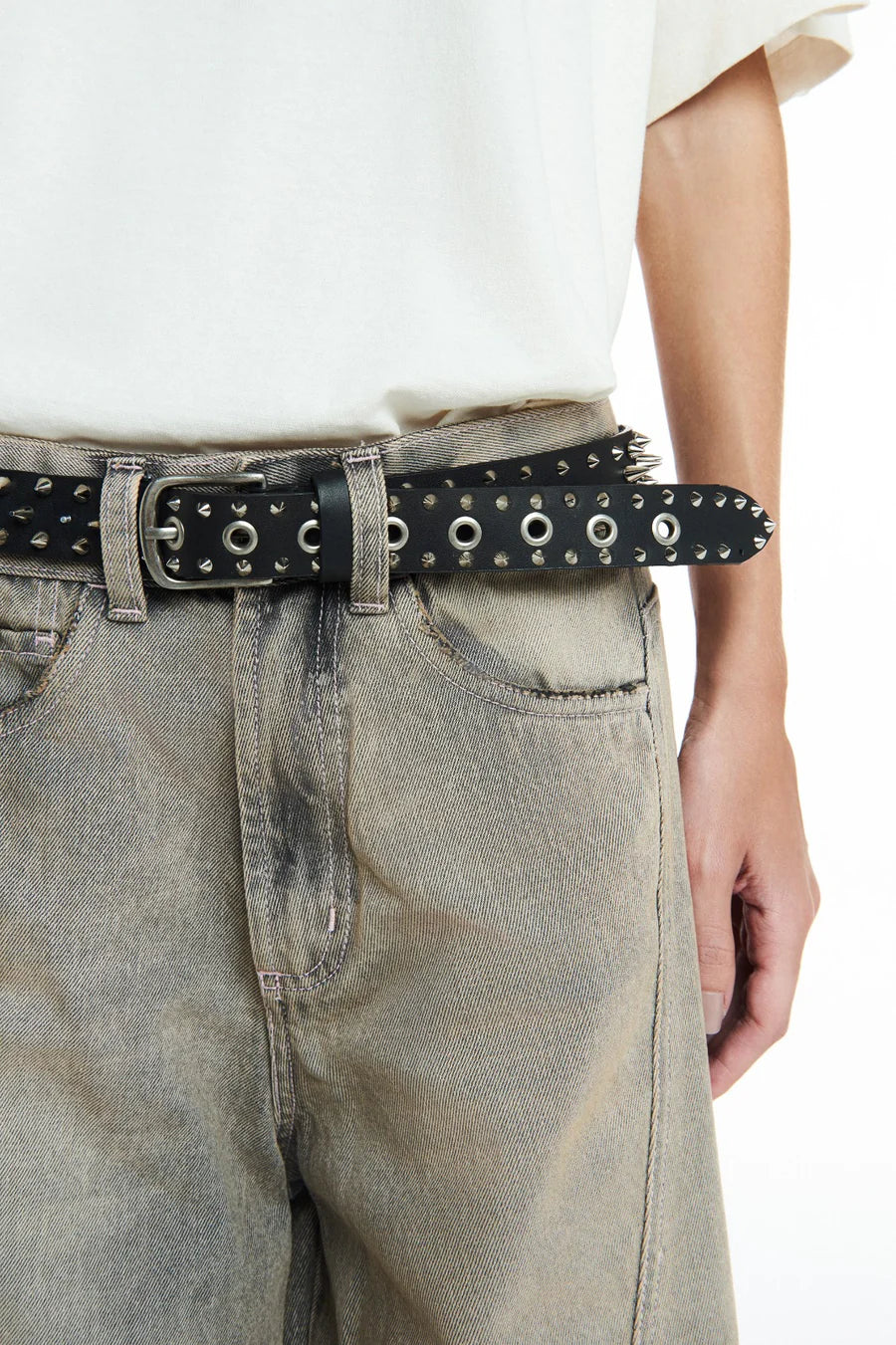 CINTO COURO PRETO SPIKES TIG