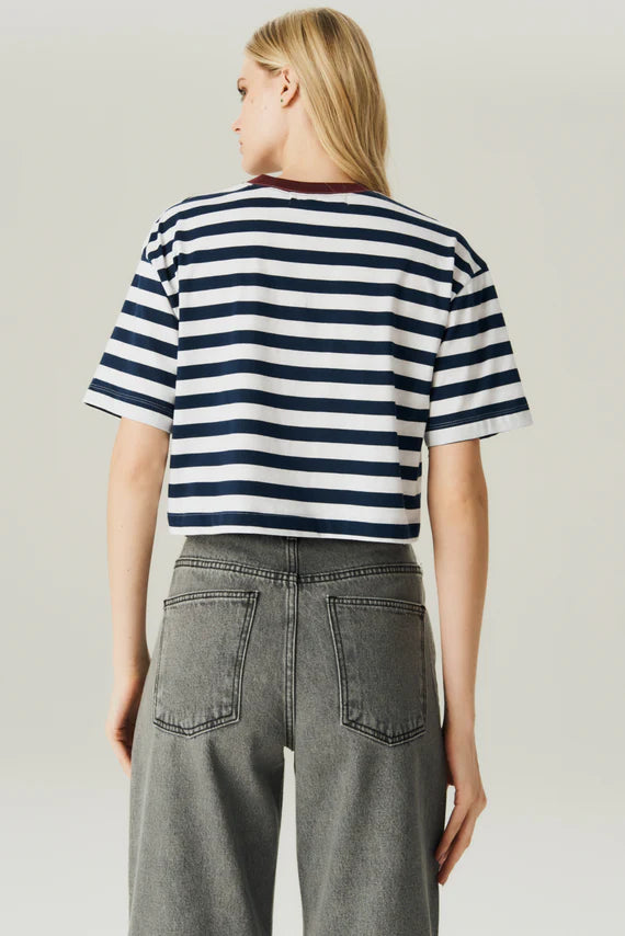 T-SHIRT CROPPED LISTRADO HOOD MOOD OFF WHITE/ MARINHO