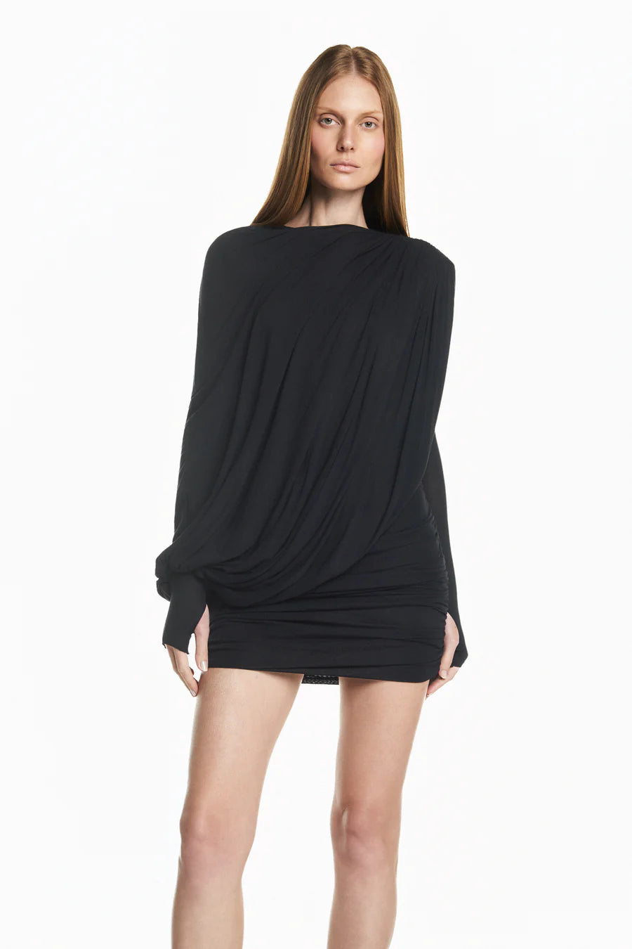 VESTIDO CURTO MANGA LONGA CORPO DRAPEADO CAPA SOBREPOSTA MALHA PRETO TIG
